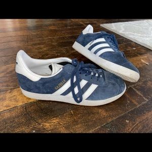 Woman’s Adidas Sneakers